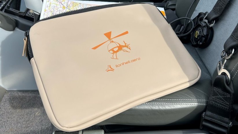 Pouzdro na tablet a dokumenty