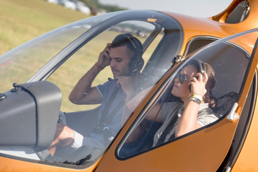 Pilotem vrtulníku Cabri G2 na zkoušku - Délka letu: 20 min