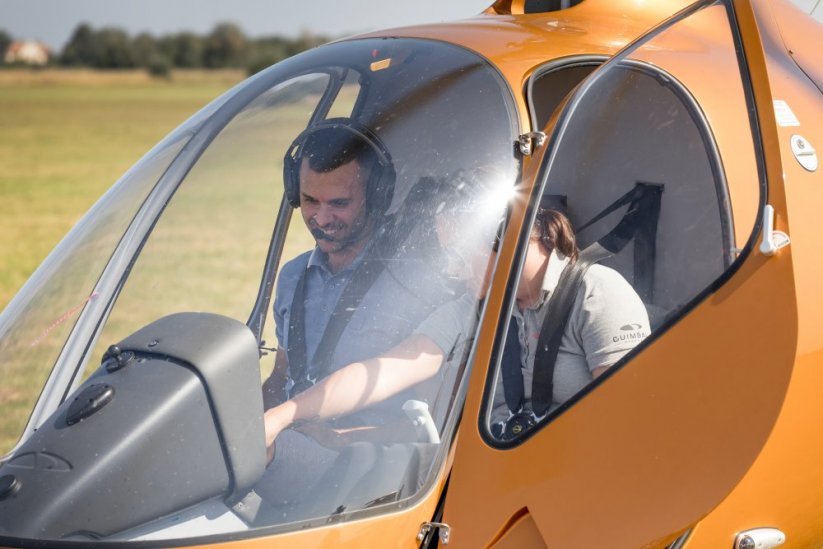 Pilotem vrtulníku Cabri G2 na zkoušku - Délka letu: 45 min