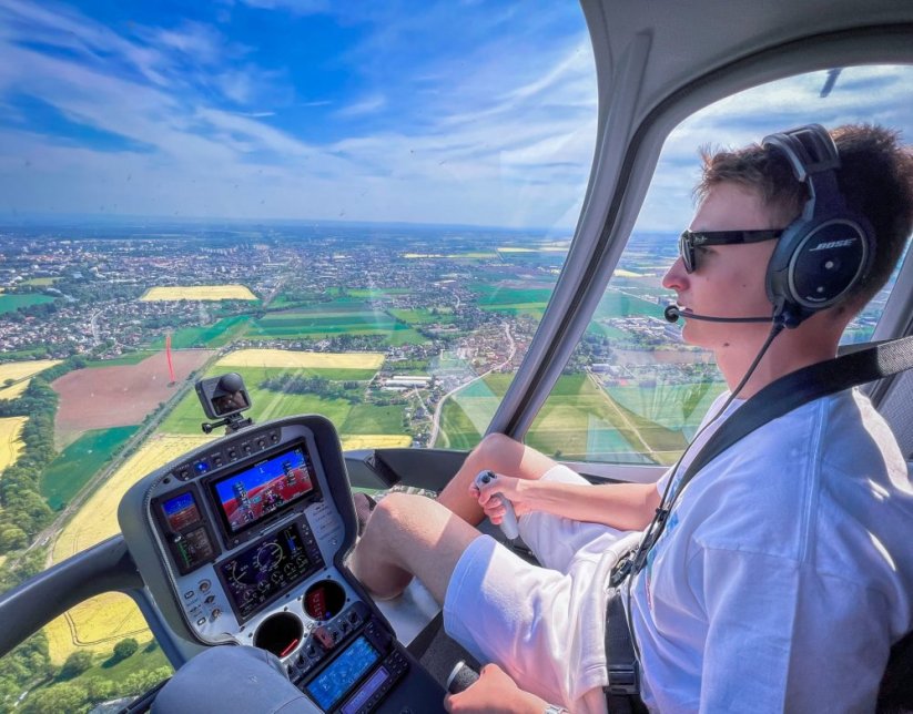 Pilotem vrtulníku Cabri G2 na zkoušku - Délka letu: 20 min