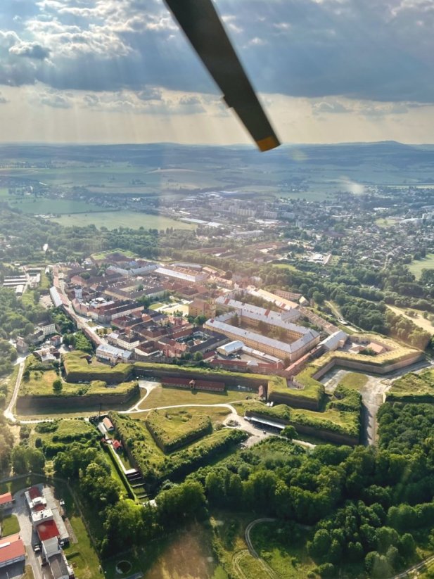 Zážitkový let moderním vrtulníkem Cabri G2 - Délka letu: 30 min